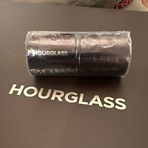 Hourglass brand new travel, kabuki brush